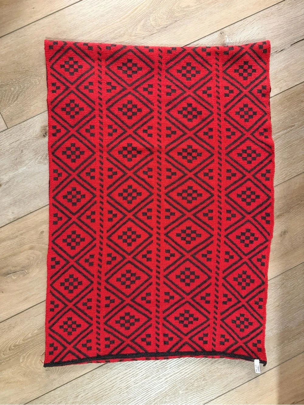 American Eagle Outfitters Red and Black Geometric Infinity Scarf